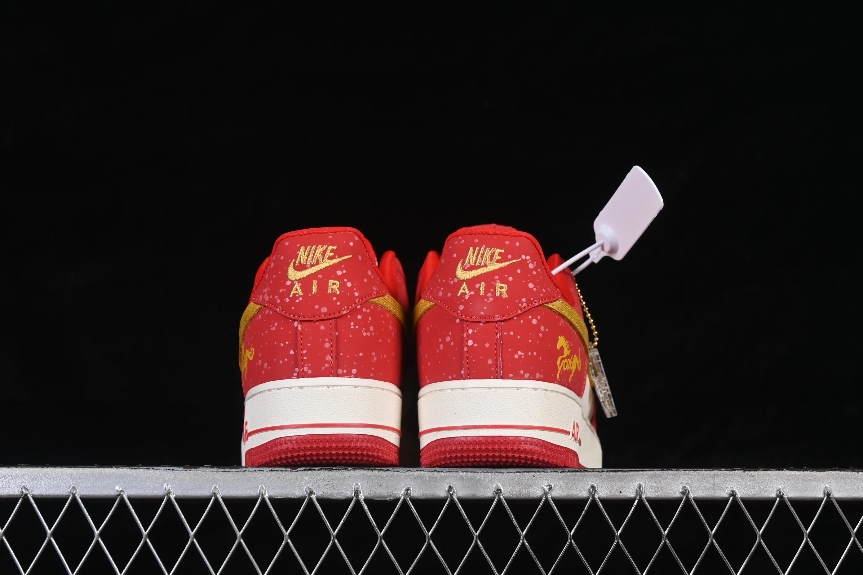 All Categories Nk Air Force 1 Air Force Series Nk Air Force 1 Low Air Force Low Nike Air Force 1'07 Low Limited Edition for the Year of the Horse White, Red and Gold Splashed Ink Air Force 1 Low-top Casual Sneakers DF0188-131
